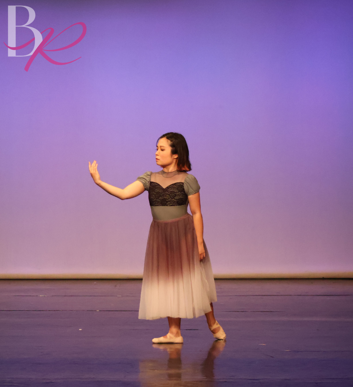Black and White, contemporary dance by Mimi Yoshii, photo by Chris Drakard