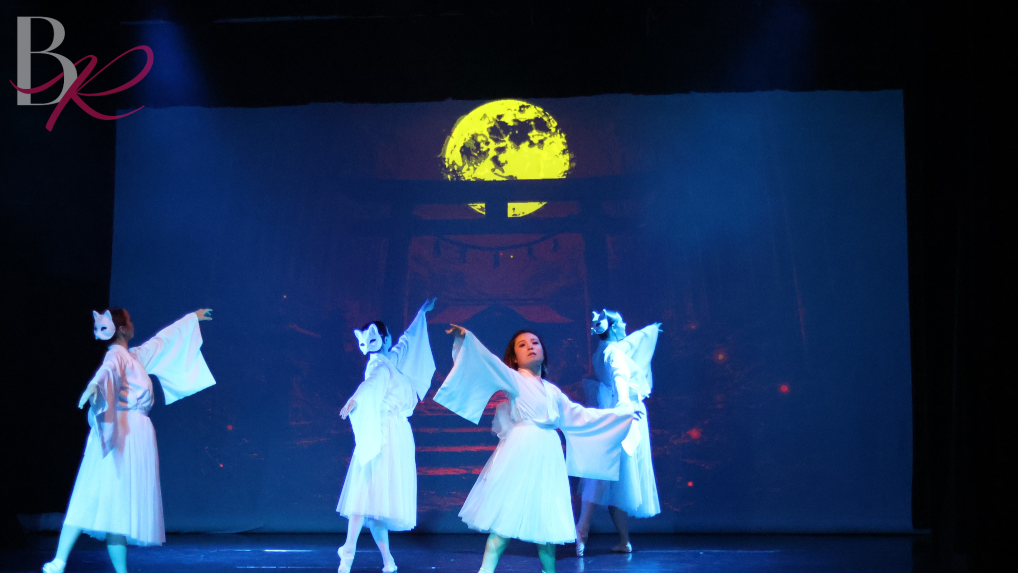 Votive, contemporary ballet by Mimi Yoshii, photo by Chris Drakard